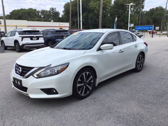 2016 Nissan Altima 2.5 SR photo 4