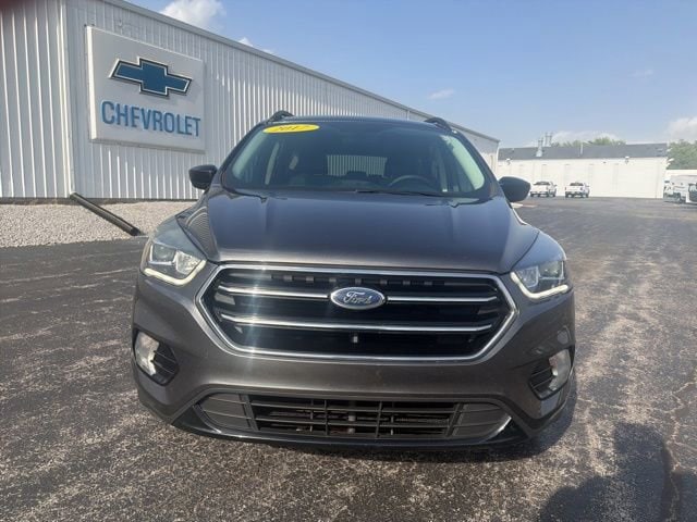 Used 2017 Ford Escape SE with VIN 1FMCU9GD6HUC45254 for sale in Lowell, IN