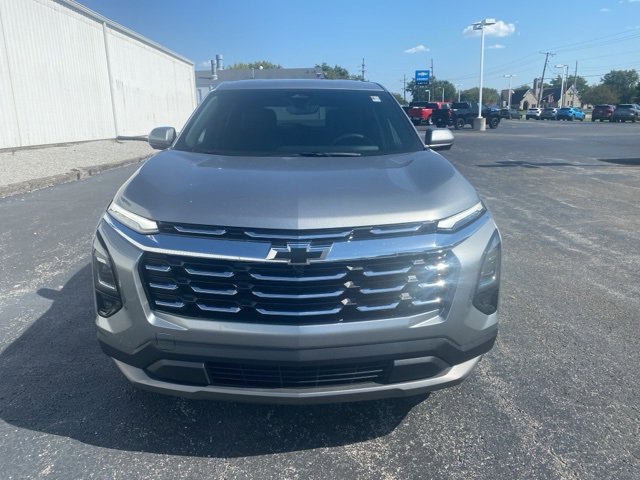 2026 Chevrolet Equinox LT photo 2