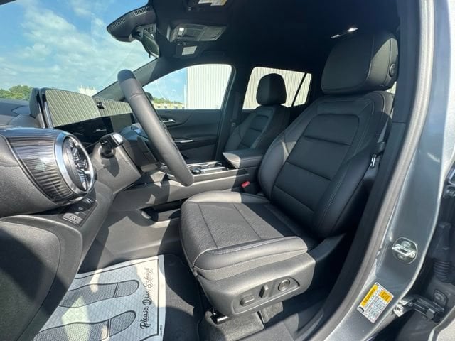 2027 Chevrolet Equinox LT - Photo 17