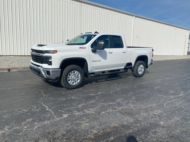 2025 Chevrolet Silverado 2500HD LT photo 2