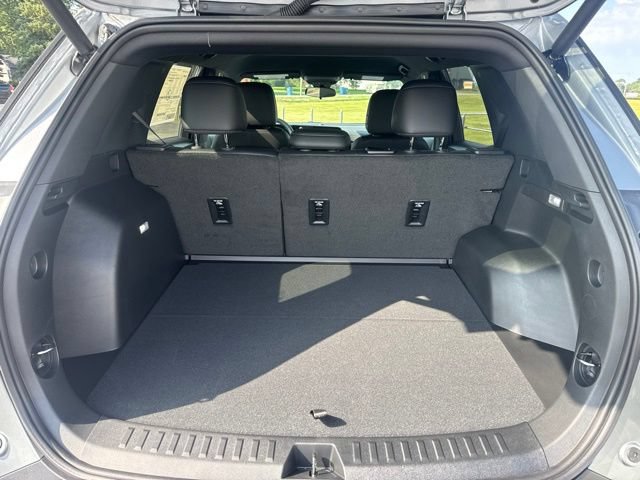 2027 Chevrolet Equinox LT - Photo 7