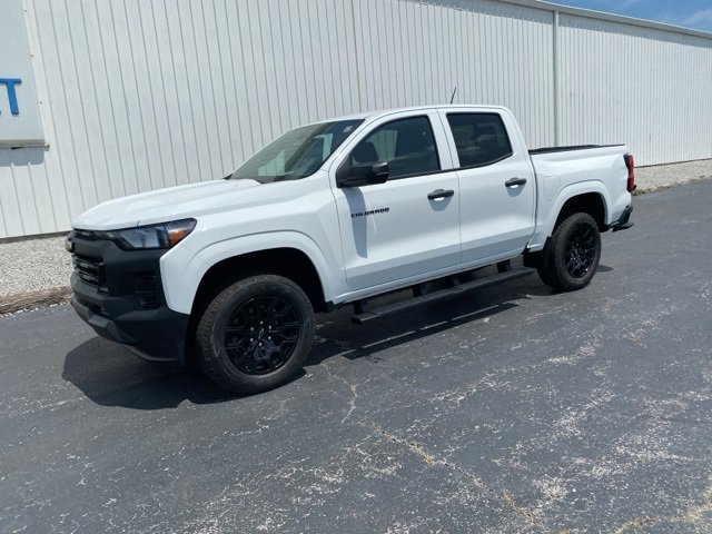 2025 Chevrolet Colorado LT photo 2