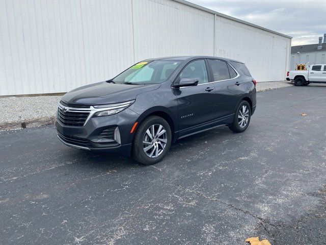 2022 Chevrolet Equinox LT photo 2