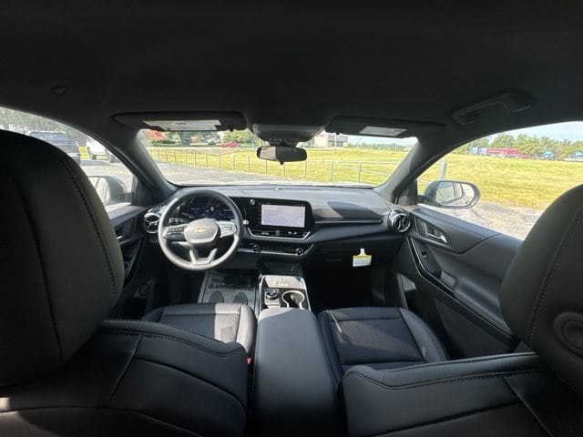 2027 Chevrolet Equinox LT - Photo 22