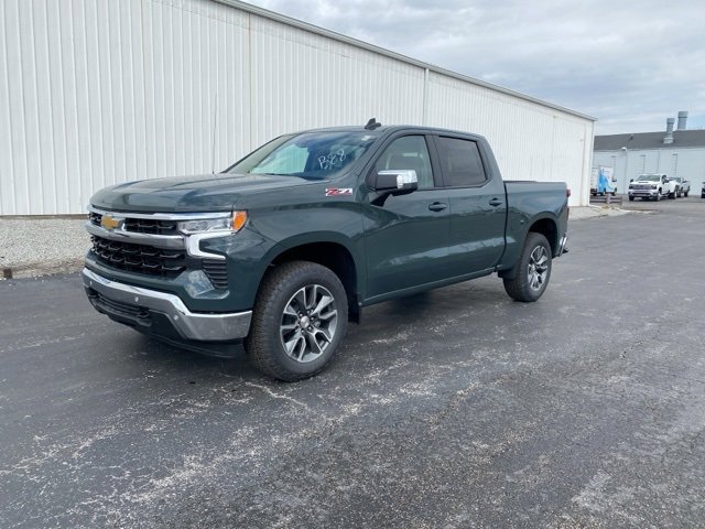 2025 Chevrolet Silverado 1500 LT photo 2