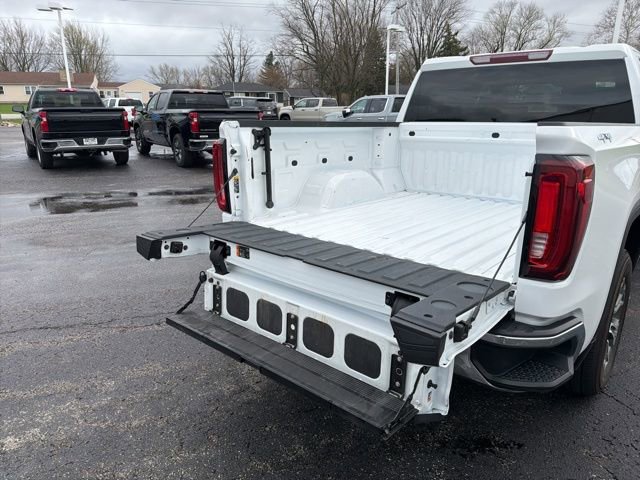 2025 GMC Sierra 1500 SLT - Photo 8