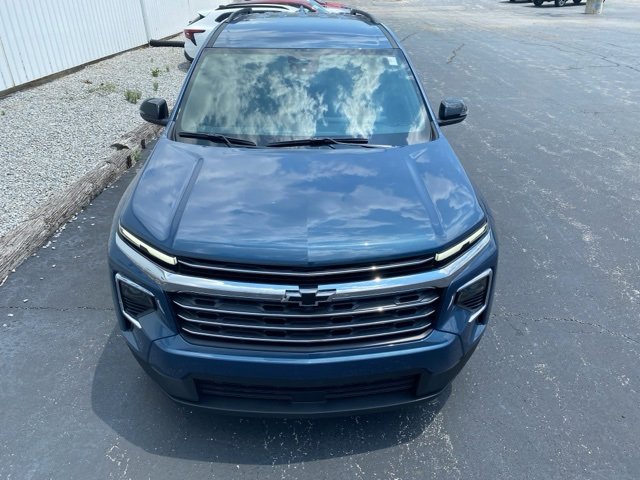 2025 Chevrolet Traverse photo 4