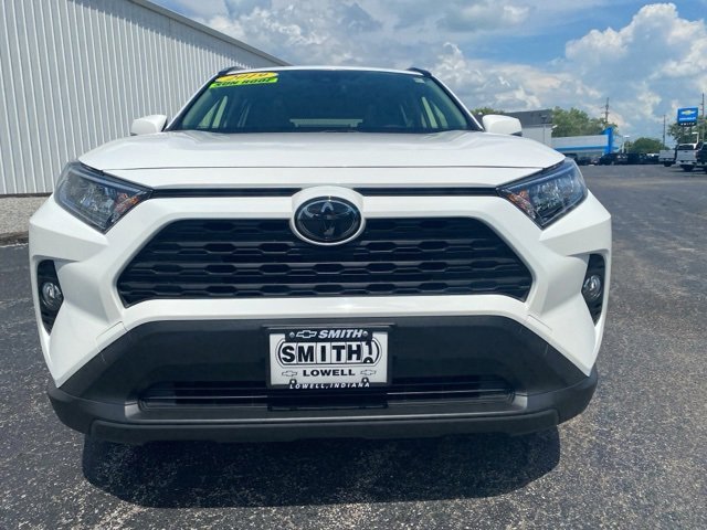 2019 Toyota RAV4 XLE photo 2