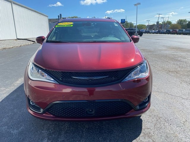 2020 Chrysler Pacifica Touring Plus photo 2