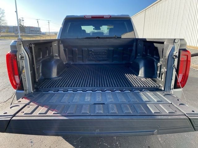 2024 GMC Sierra 1500 SLT - Photo 9