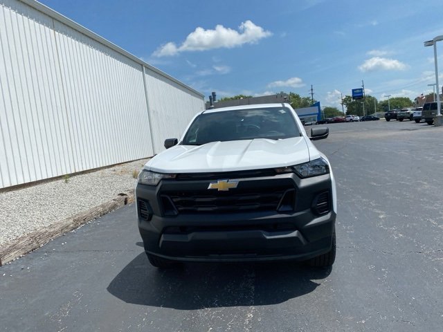 2025 Chevrolet Colorado LT photo 3