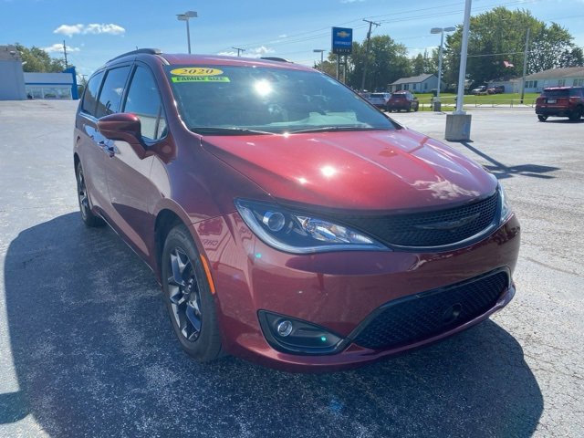 2020 Chrysler Pacifica Touring Plus photo 3