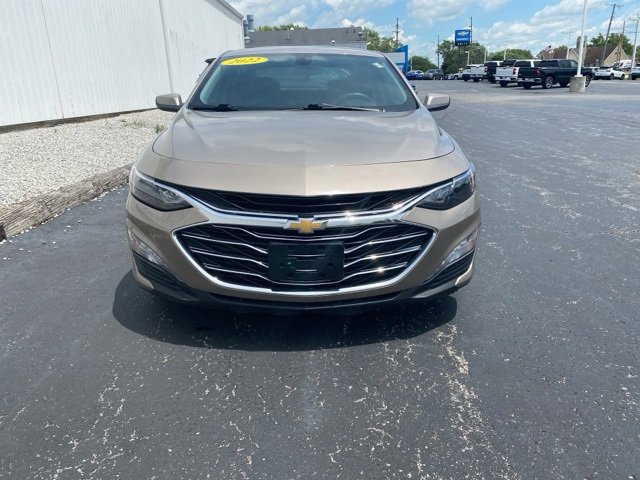 2022 Chevrolet Malibu 1LT photo 2