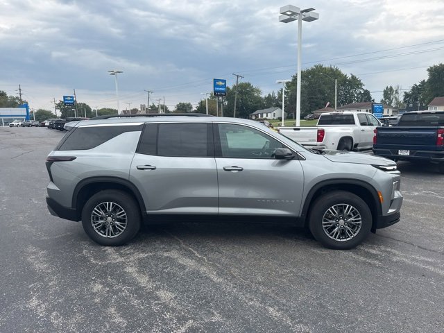 2025 Chevrolet Traverse photo 4