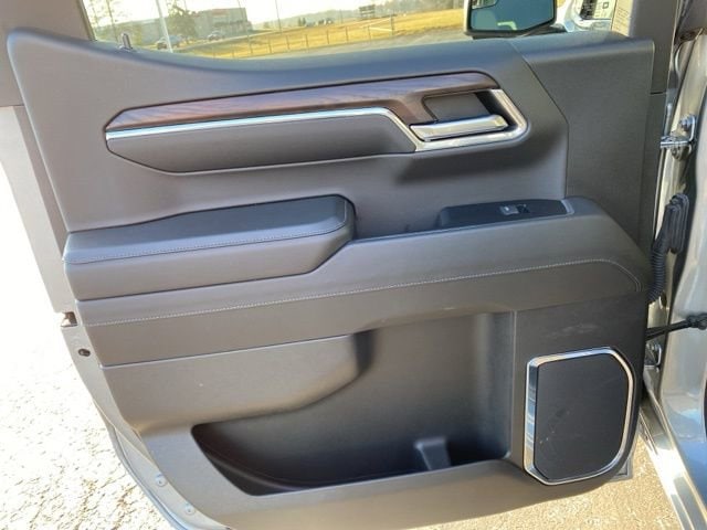 2024 GMC Sierra 1500 SLT - Photo 12