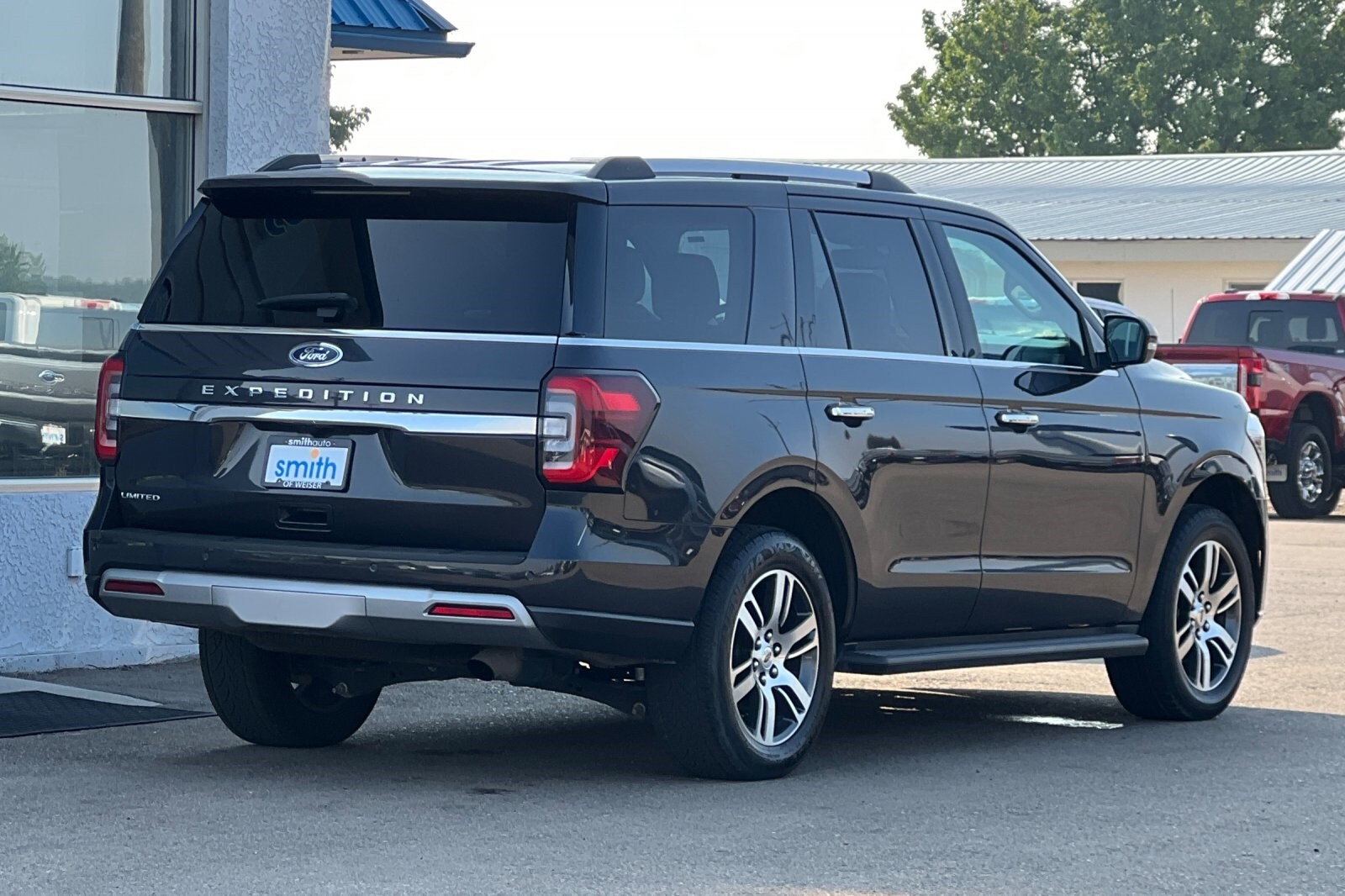 2024 Ford Expedition Limited photo 3