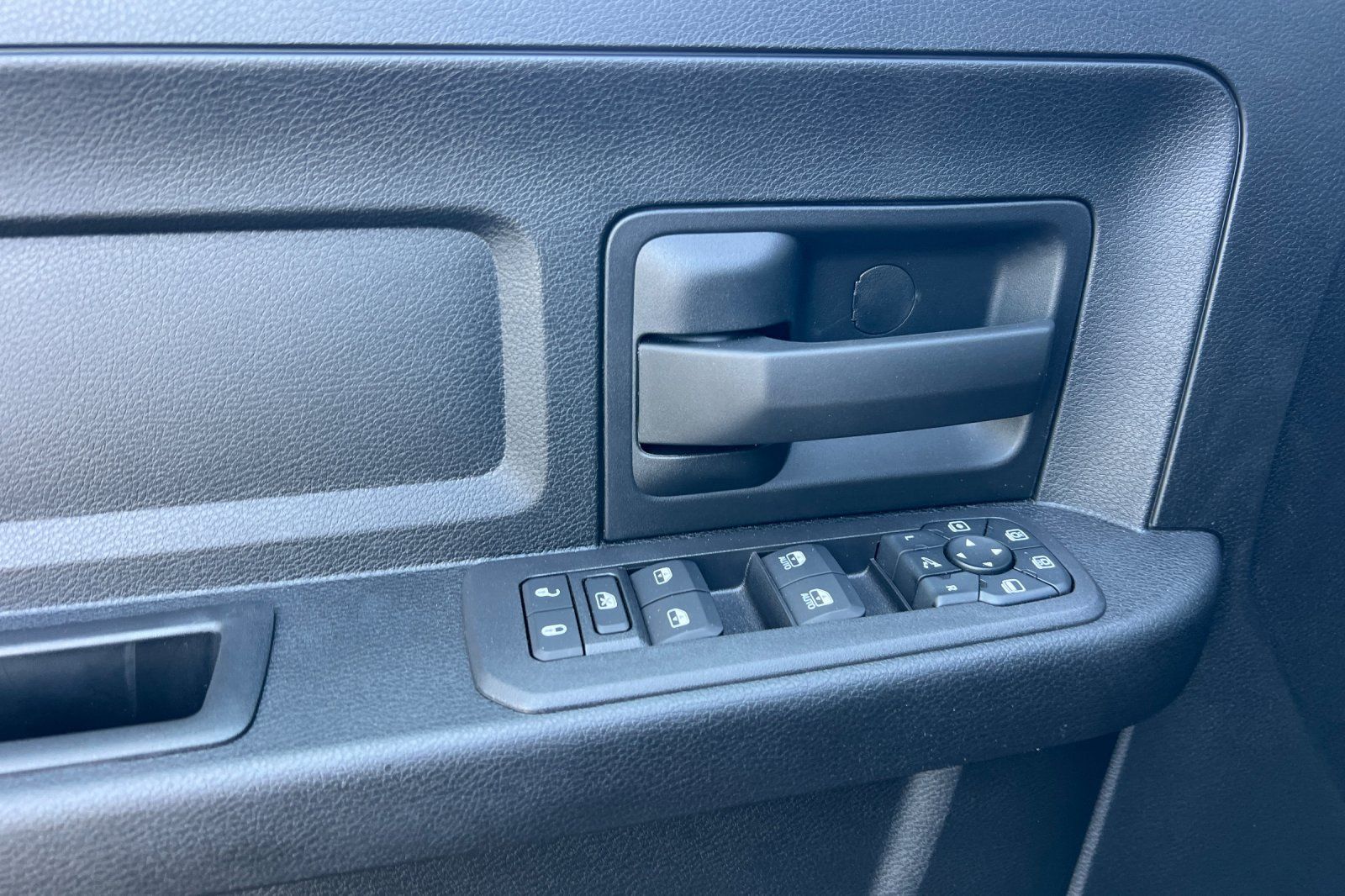 2025 RAM 2500 Tradesman - Photo 10