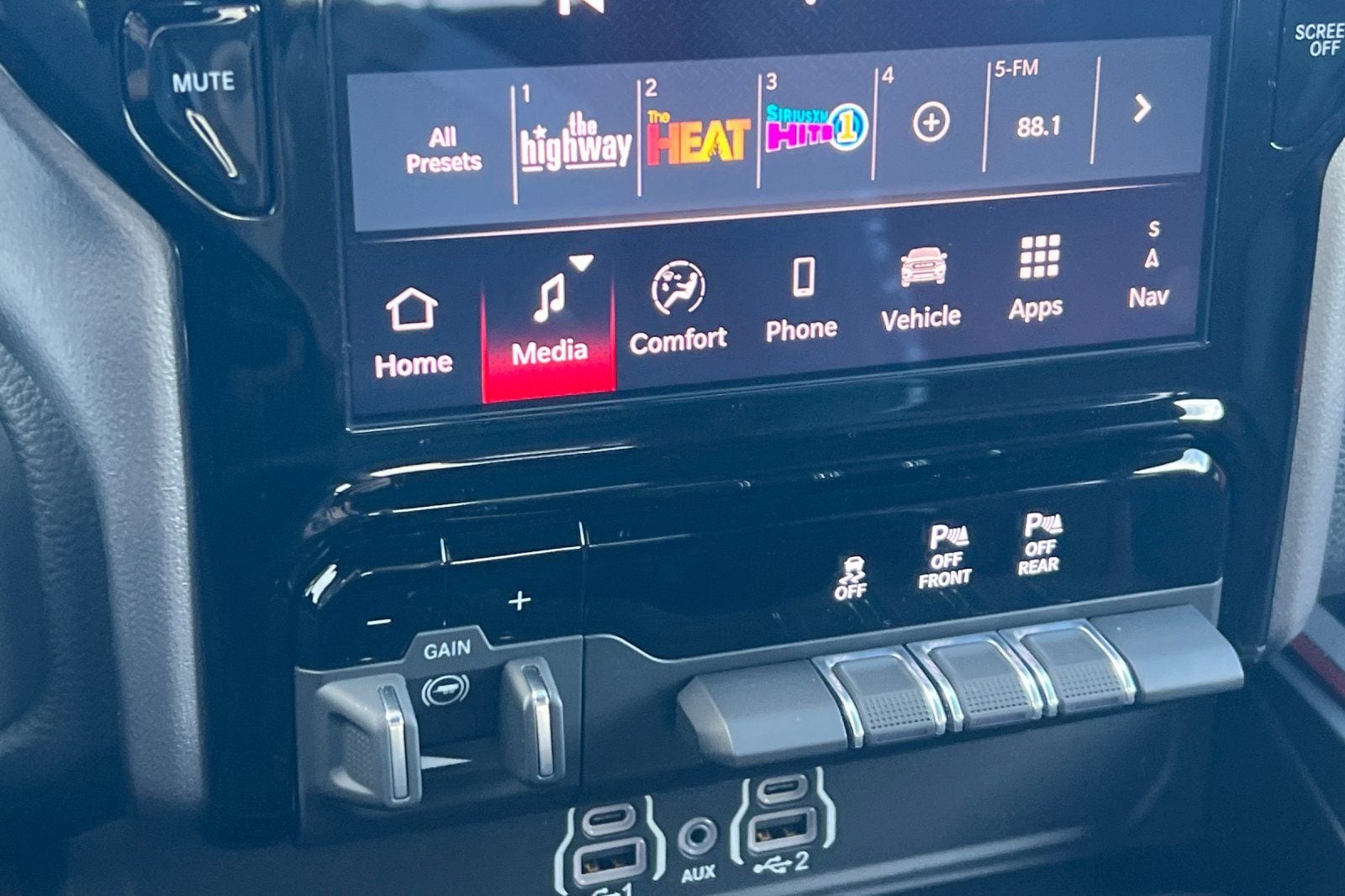 2026 RAM 1500 Rebel - Photo 18