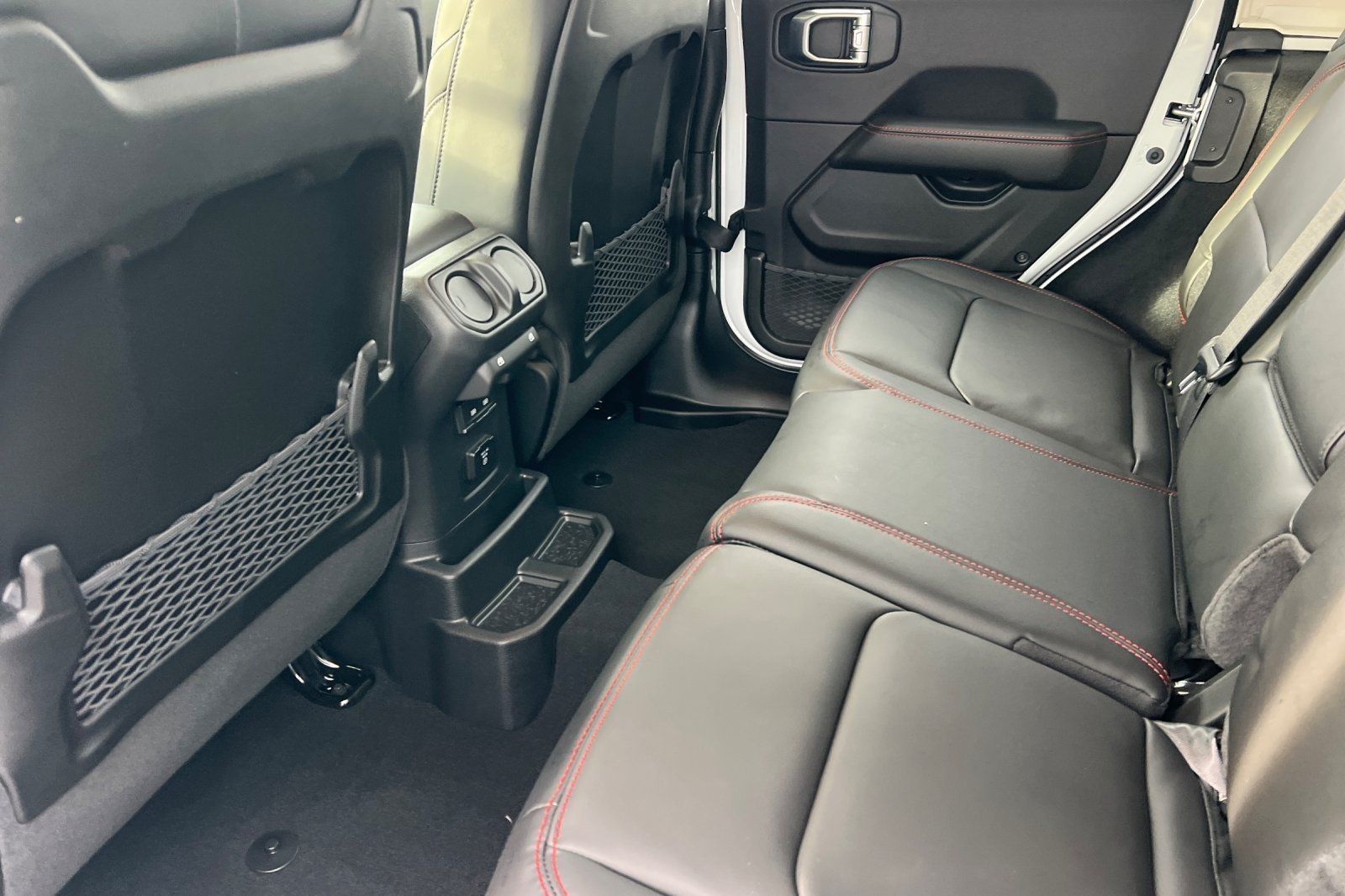 2026 Jeep Wrangler 4-Door Rubicon - Photo 11