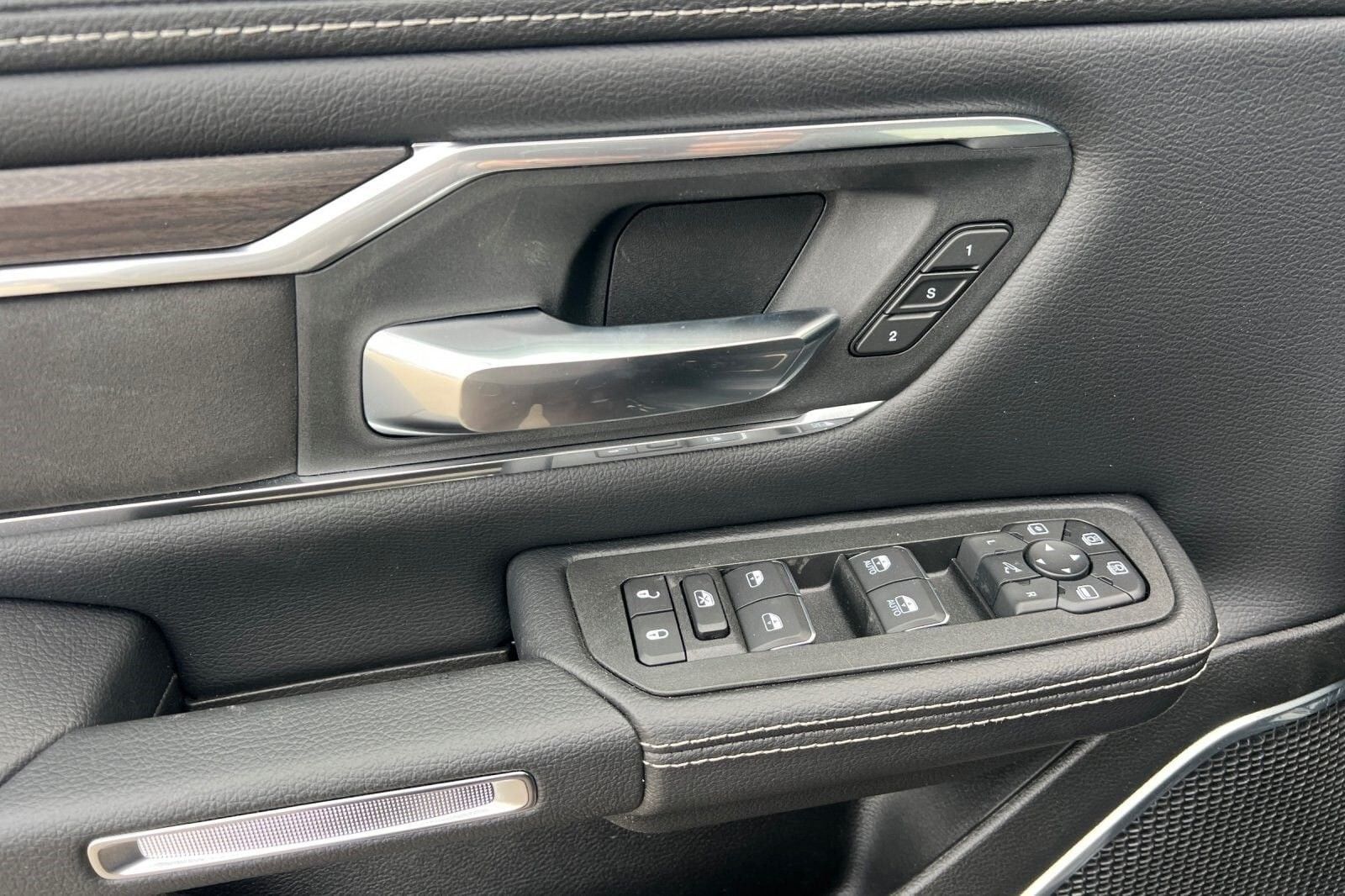 2025 RAM 1500 Laramie - Photo 13
