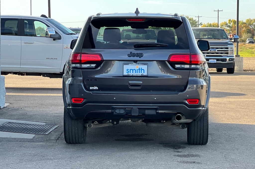 Used 2021 Jeep Grand Cherokee Laredo SUV