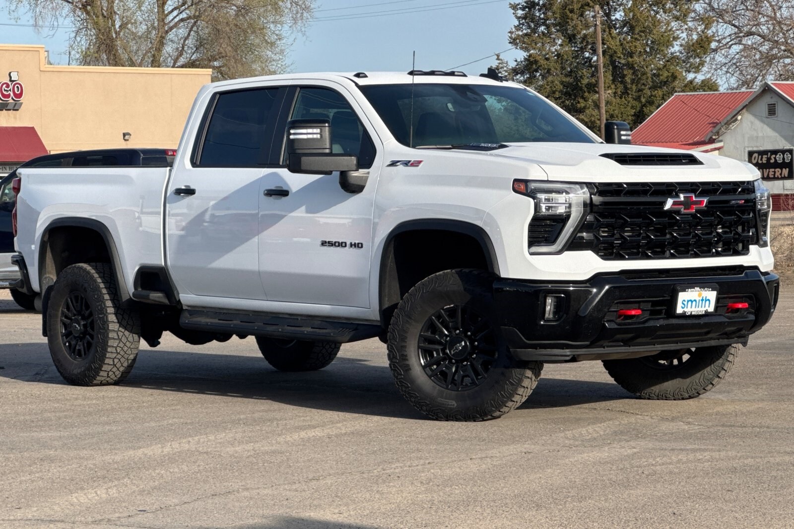 2024 Chevrolet Silverado 2500HD ZR2 photo 2