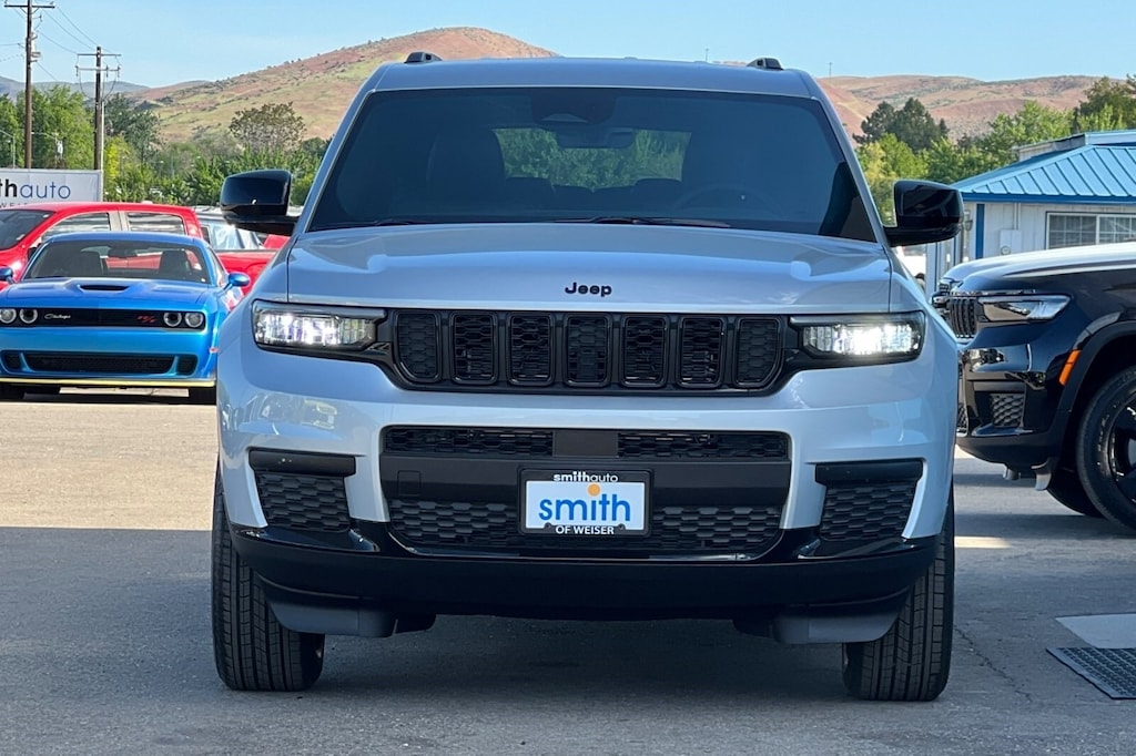 New 2025 Jeep Grand Cherokee L ALTITUDE 4X4 Sport Utility