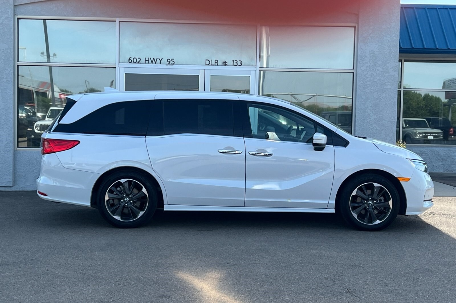 2024 Honda Odyssey Elite photo 3
