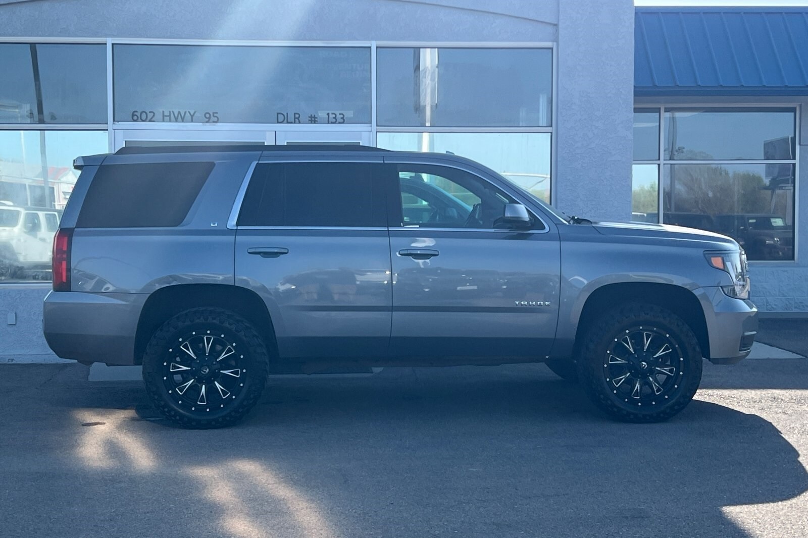 2019 Chevrolet Tahoe LT photo 3