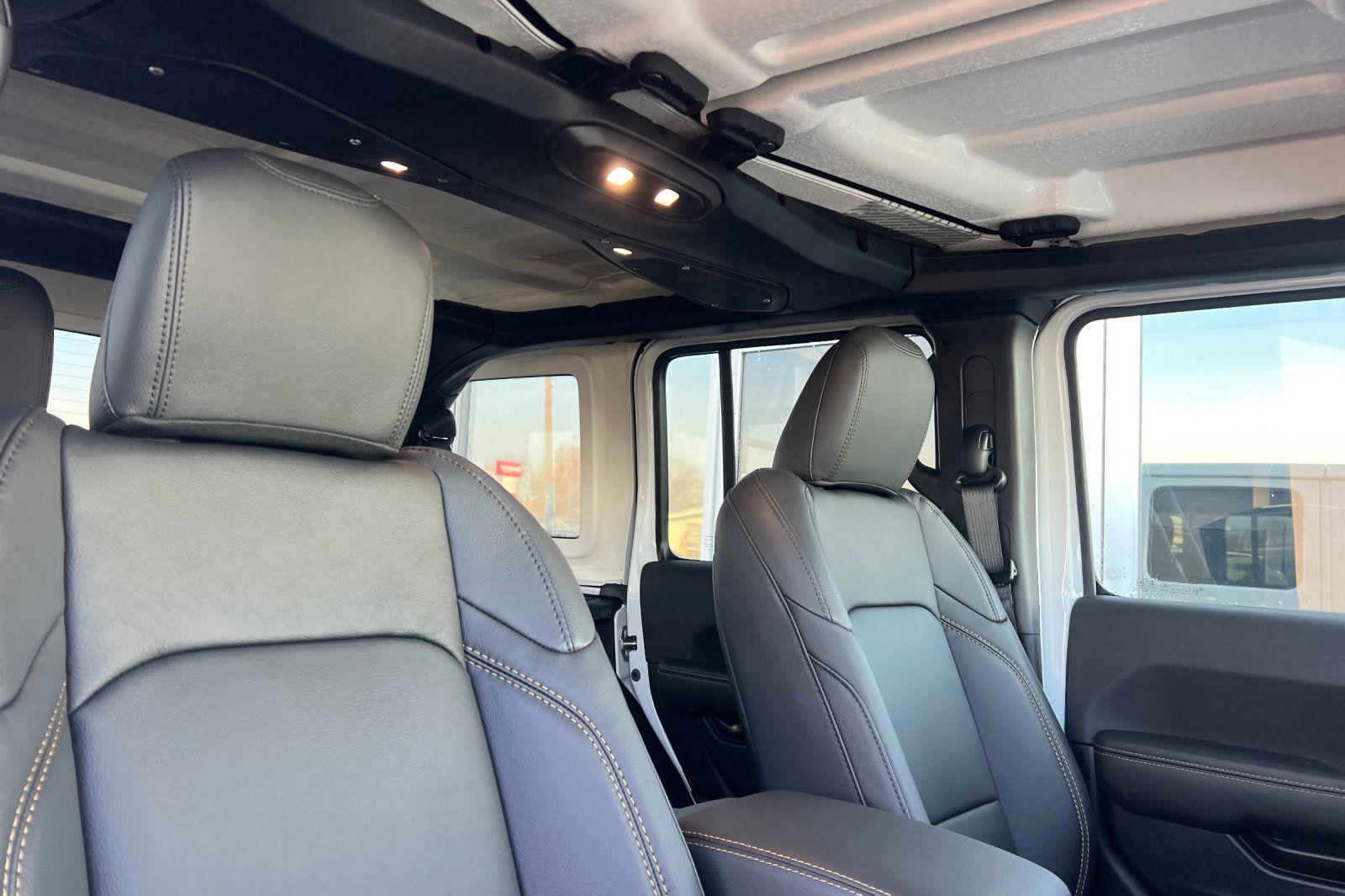 2026 Jeep Wrangler 4-Door Sahara - Photo 16