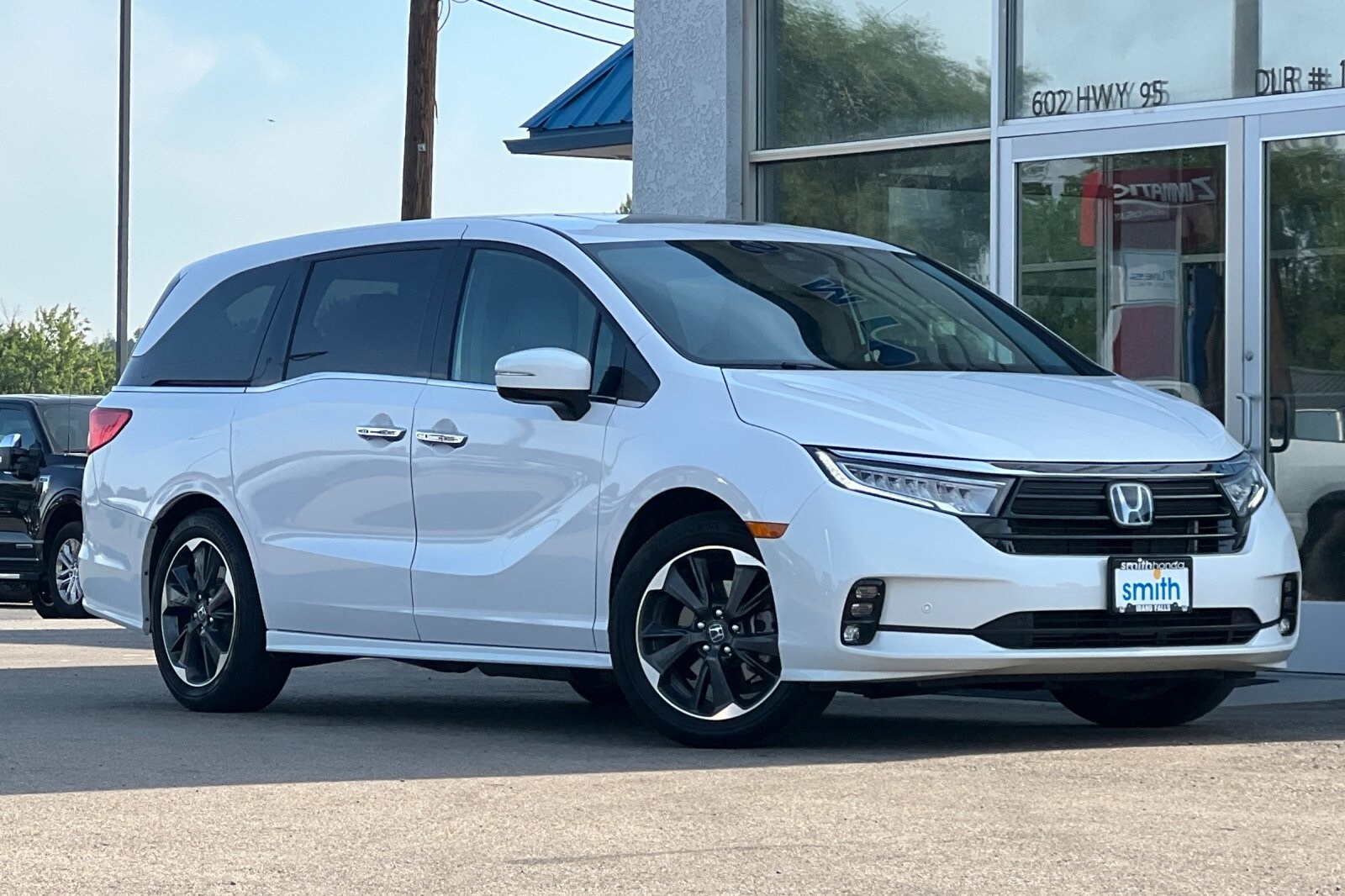 2024 Honda Odyssey Elite photo 2