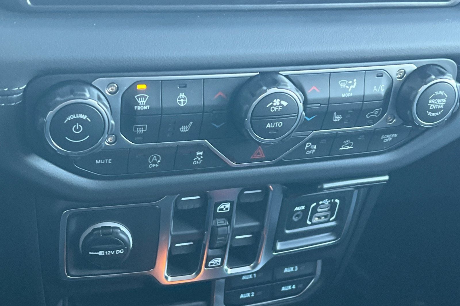 2026 Jeep Wrangler 4-Door Sahara - Photo 20
