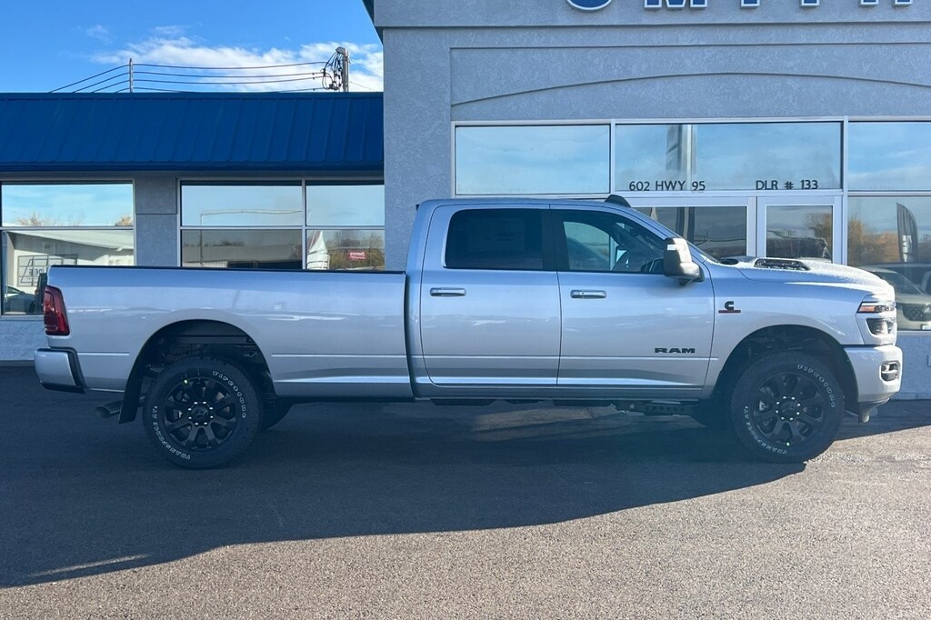 New 2026 Ram 3500 LARAMIE CREW CAB 4X4 8' BOX Pickup