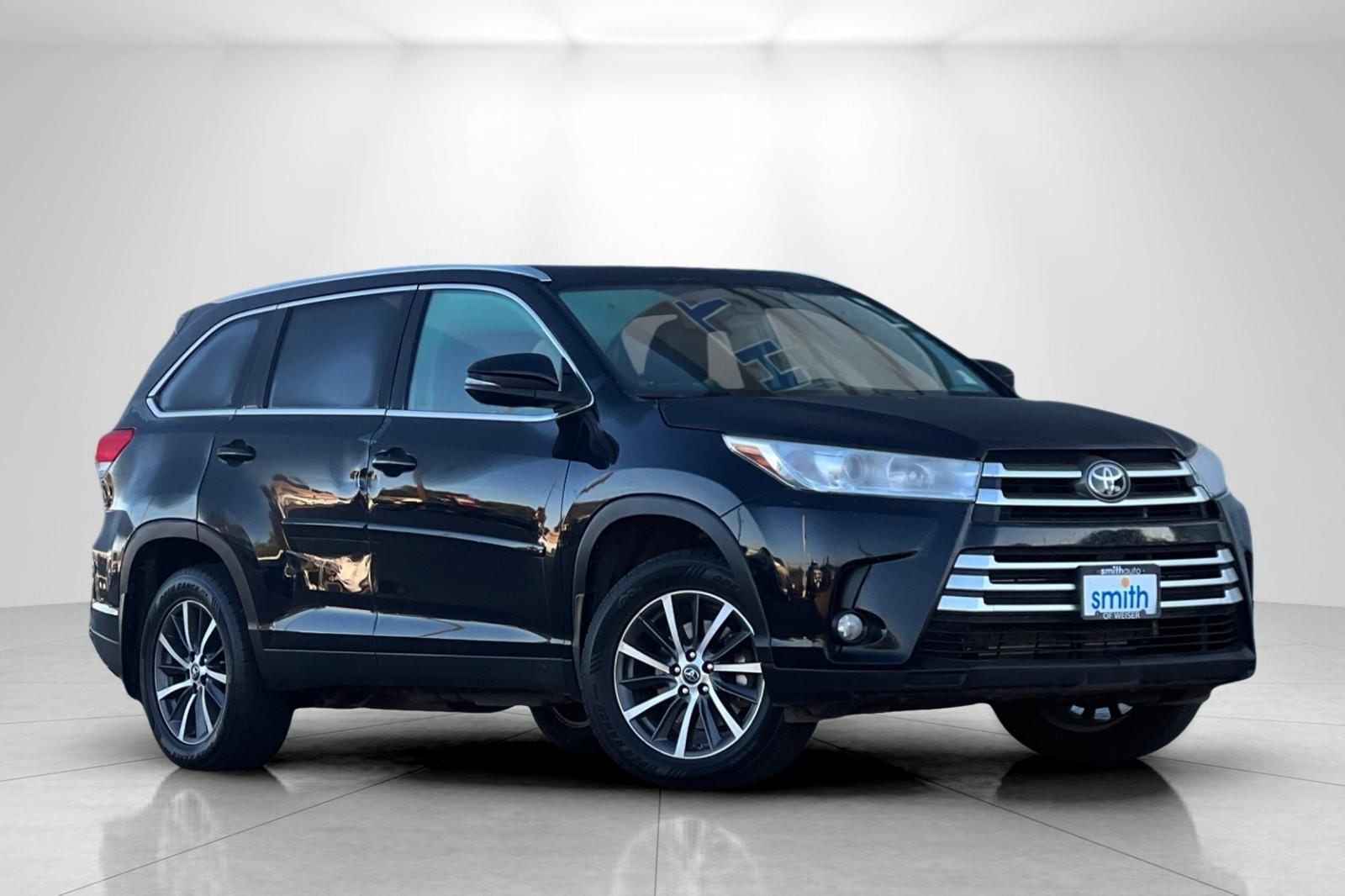 Used 2019 Toyota Highlander XLE with VIN 5TDJZRFH8KS568878 for sale in Weiser, ID