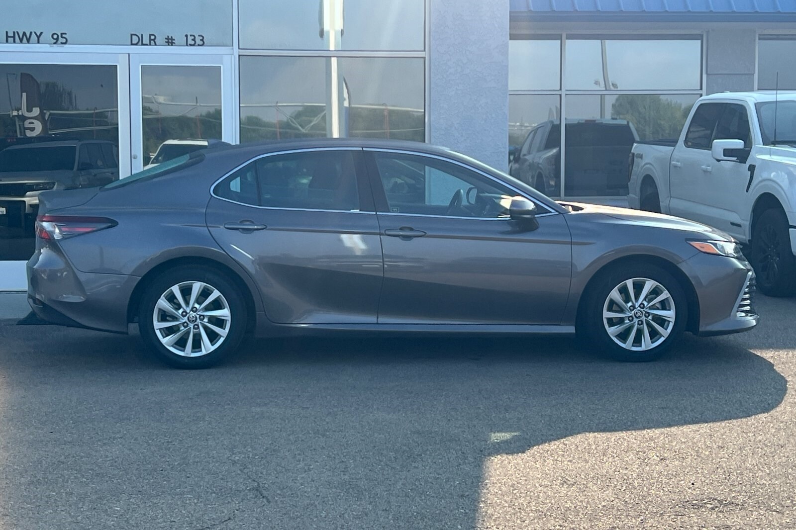 2023 Toyota Camry LE photo 2