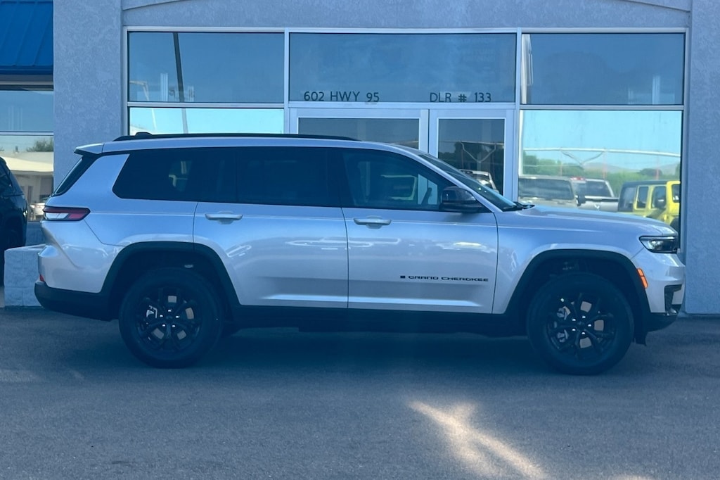 New 2025 Jeep Grand Cherokee L ALTITUDE 4X4 Sport Utility