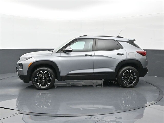 2023 Chevrolet Trailblazer LT photo 2