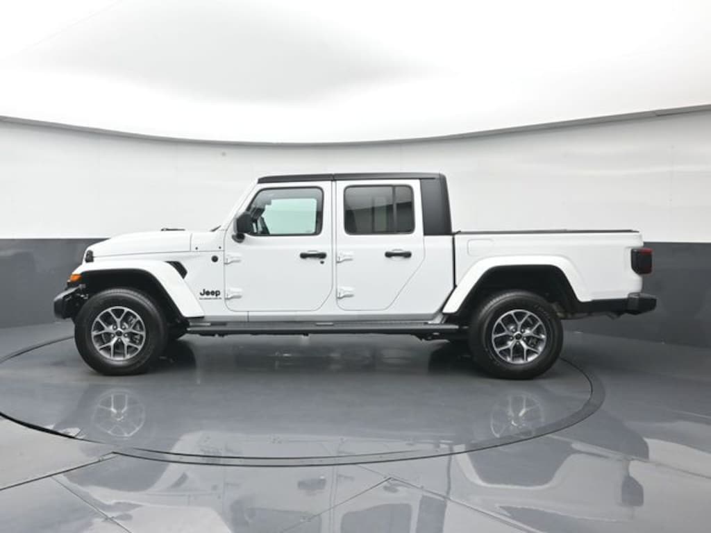 Used 2025 Jeep Gladiator Sport S Truck