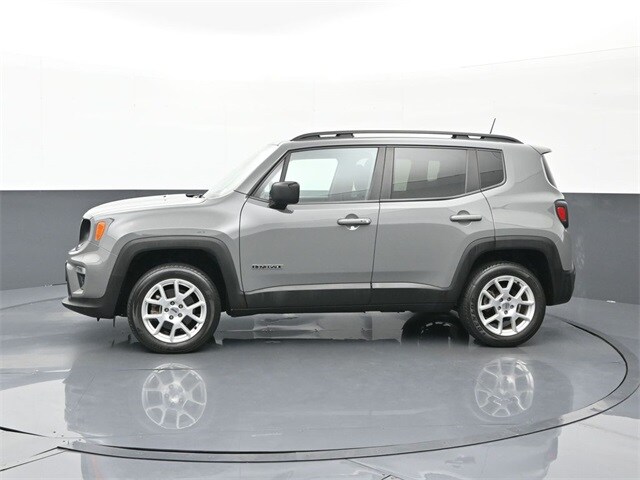 2022 Jeep Renegade Latitude photo 2