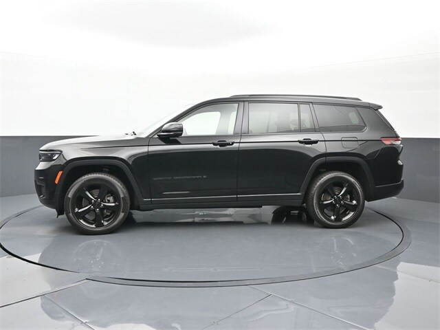 2022 Jeep Grand Cherokee Altitude photo 2