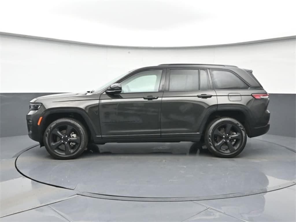 Used 2024 Jeep Grand Cherokee Limited SUV