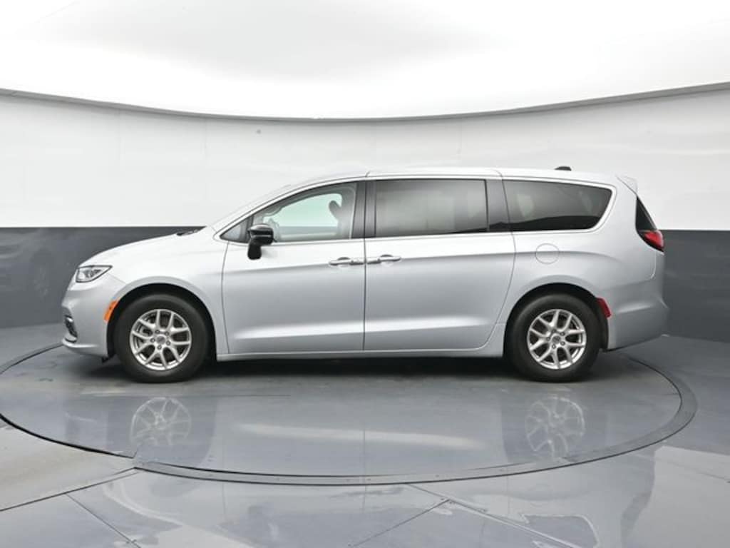 Certified 2024 Chrysler Pacifica Touring L Minivan/Van
