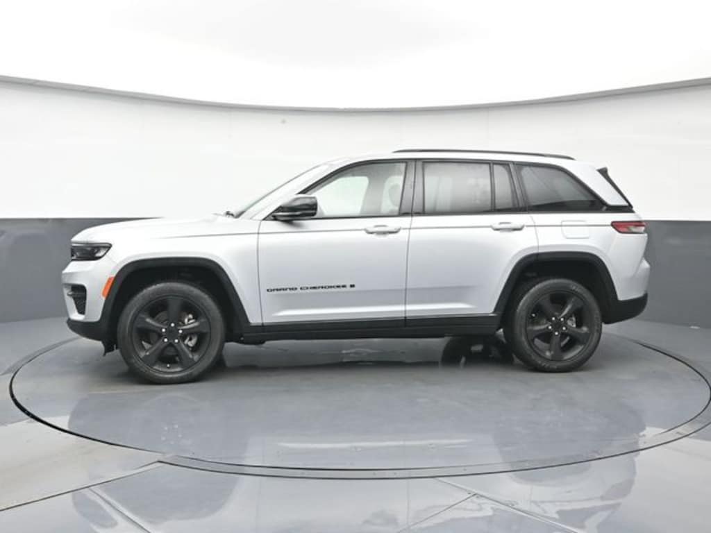 Certified 2023 Jeep Grand Cherokee Altitude SUV