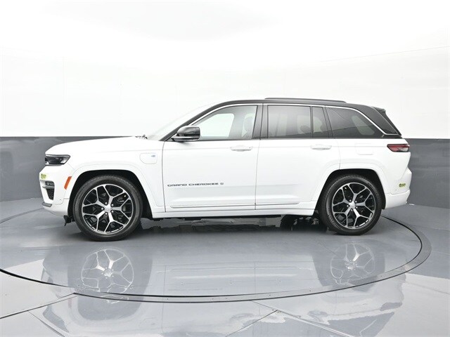 2022 Jeep Grand Cherokee Summit Reserve 4xe photo 2
