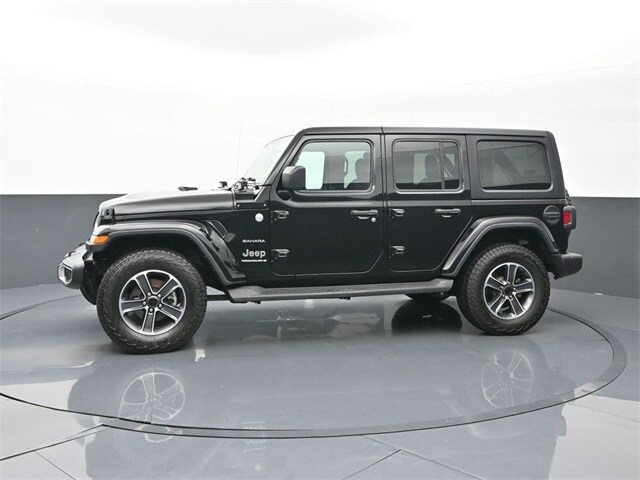 2023 Jeep Wrangler Sahara photo 2