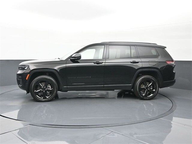 2023 Jeep Grand Cherokee Altitude photo 2