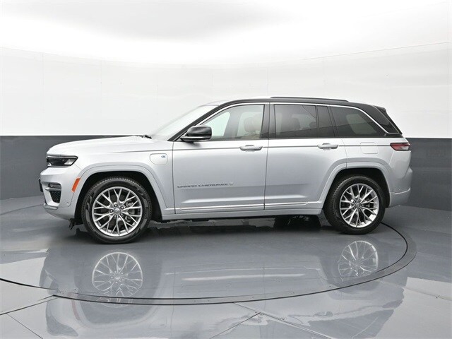 2023 Jeep Grand Cherokee Summit Reserve 4xe photo 2