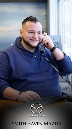 Staff member Nicky Elenterio from e82071a2cc55