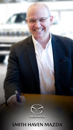 Staff member Glen Korsen from c6953195009f